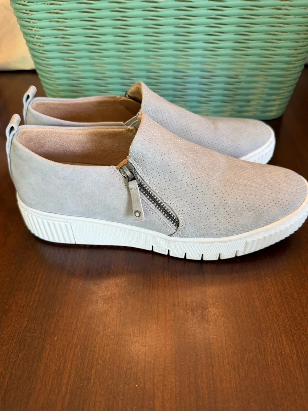 SOUL Naturalizer Turner Sneakers SZ 8 Color Stone Faux Leather